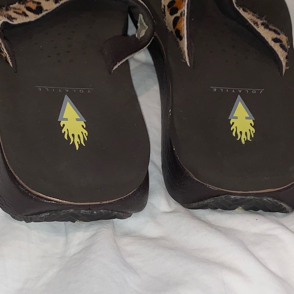 VOLATILE Cheetah fur rhinestone sandals womens suze 8 - Picture 8 of 9